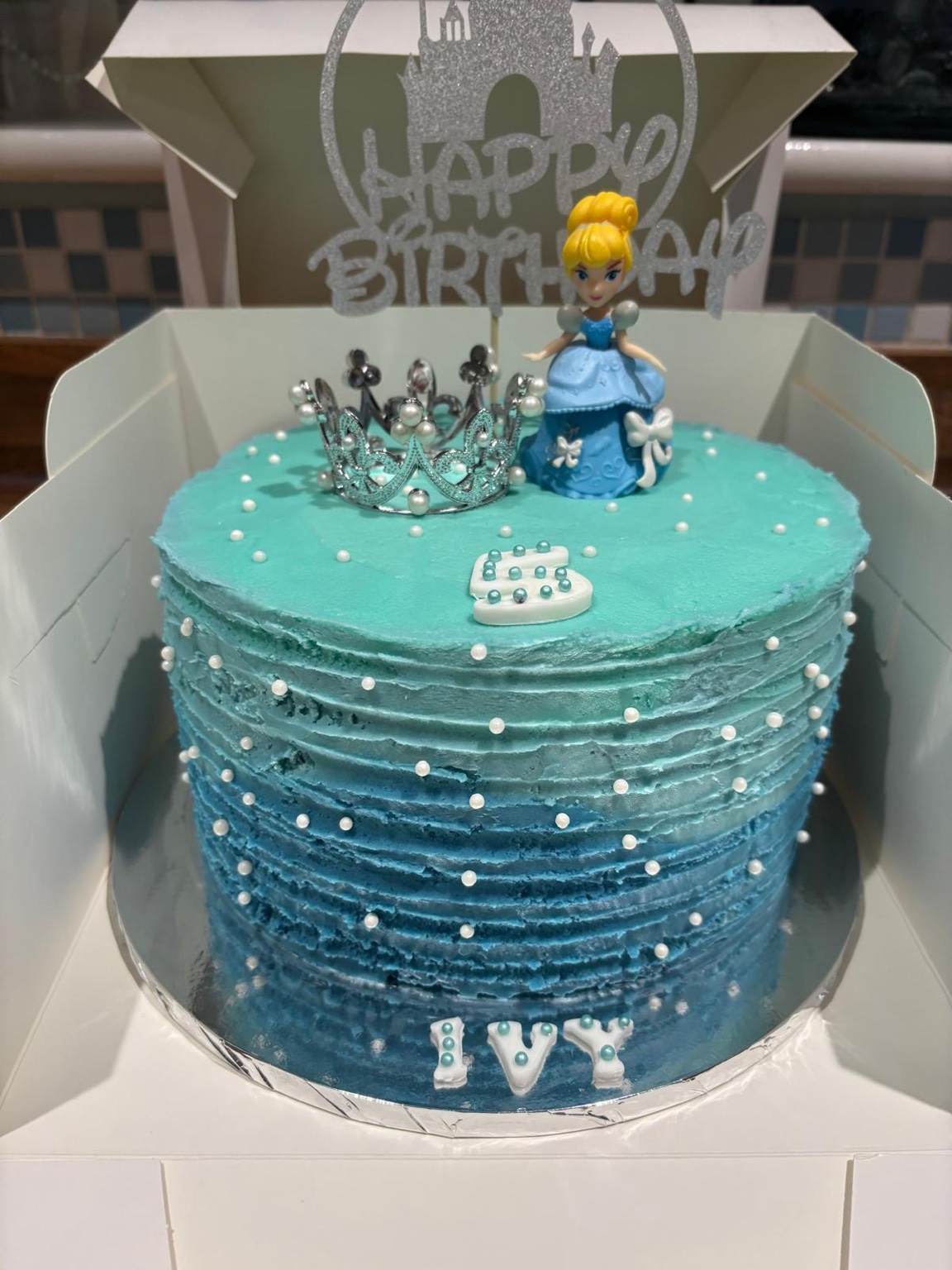 Ivy Themed Cake